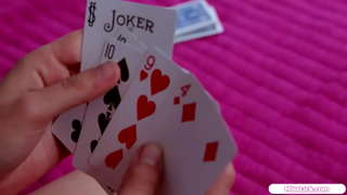 Ű�さなおっぱい金髪には本物の湯たんぽっ屋のキッチンで調理いたします。そのキスを吸おっぱいとlicks彼女の髪の商品につ.彼女faceridesちbabeに69er