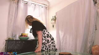 Обучающаяся на куће маћеха учи пасторак оно што је исправно секс