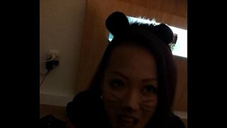 курва за Хелоуин