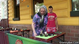 Big tits Oma hart gefickt