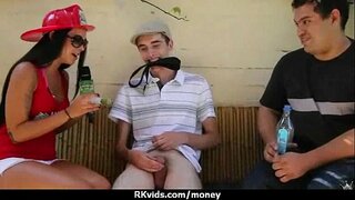 Chica desnuda y follar duro video de sexo 17