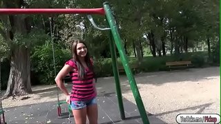 Christina old na publico por plaka den aktivo