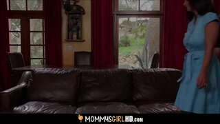 Зрелая Мачеха ва Крошечная Падчерица Тақсим Оргазмами