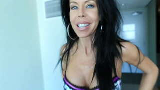 Tabitha Stevens کاروبار میں واپس آ گیا ہے! '18.01.24.