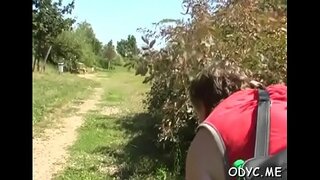 Młody dorosły nastolatek uprawia namiętny seks