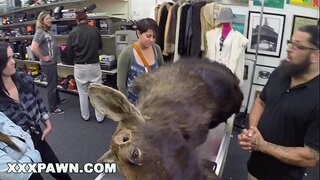 XXXPAWN - Mereka tidak Pernah Dengan Seorang Pria Sebelum ini, Tetapi Mereka Perlukan Wang