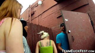 Καυλιάρης άντρας παίρνει να γαμήσω πορνοστάρ