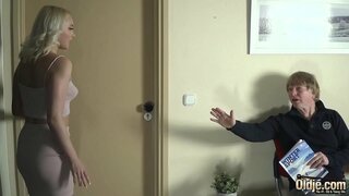 Сосок йомшаҡ һәм ҡарт уға ҡайнар үтеп инә шлюшка ласкать