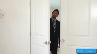 Cutie taiohi blondie mahi mīharo blowjob i runga i te nui, ma, whero, me te aroha i te reira