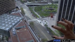 ���ጣም ነጭ Devoured ነው Maneater Anny ምን