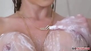 Naon ngaran dirina pls ?