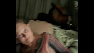 Muller colleu polo seu amigo