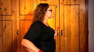 Agalon nga babaye sa abril - kasilyas ulipon sa pagbansay ug pagdisiplina sa pagbansay